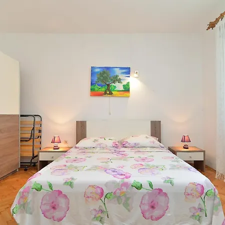 Fuer 5 Personen Ca 80 Qm In Liznjan, Istrien Suedkueste Von Istrien Apartment *
