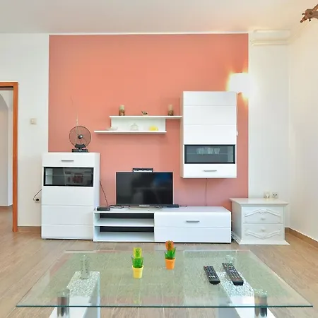 Apartment Fuer 5 Personen Ca 80 Qm In Liznjan, Istrien Suedkueste Von Istrien