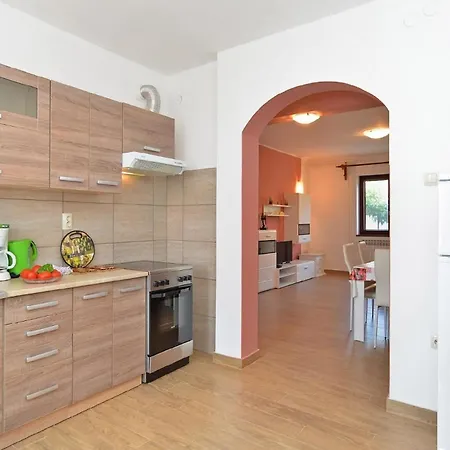 Apartment Fuer 5 Personen Ca 80 Qm In Liznjan, Istrien Suedkueste Von Istrien Liznjan