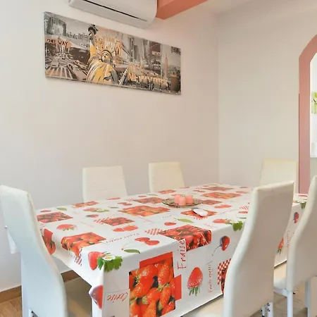 Appartement Fuer 5 Personen Ca 80 Qm In Liznjan, Istrien Suedkueste Von Istrien *