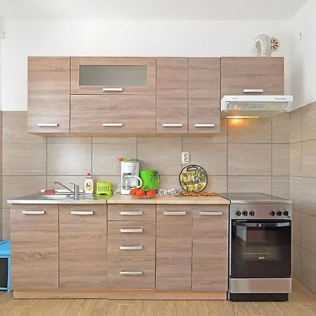 Fuer 5 Personen Ca 80 Qm In Liznjan, Istrien Suedkueste Von Istrien Appartement *